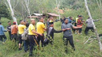 Quick Response Brimob Aceh Evakuasi Korban Kecelakaan Tunggal di Seukulen